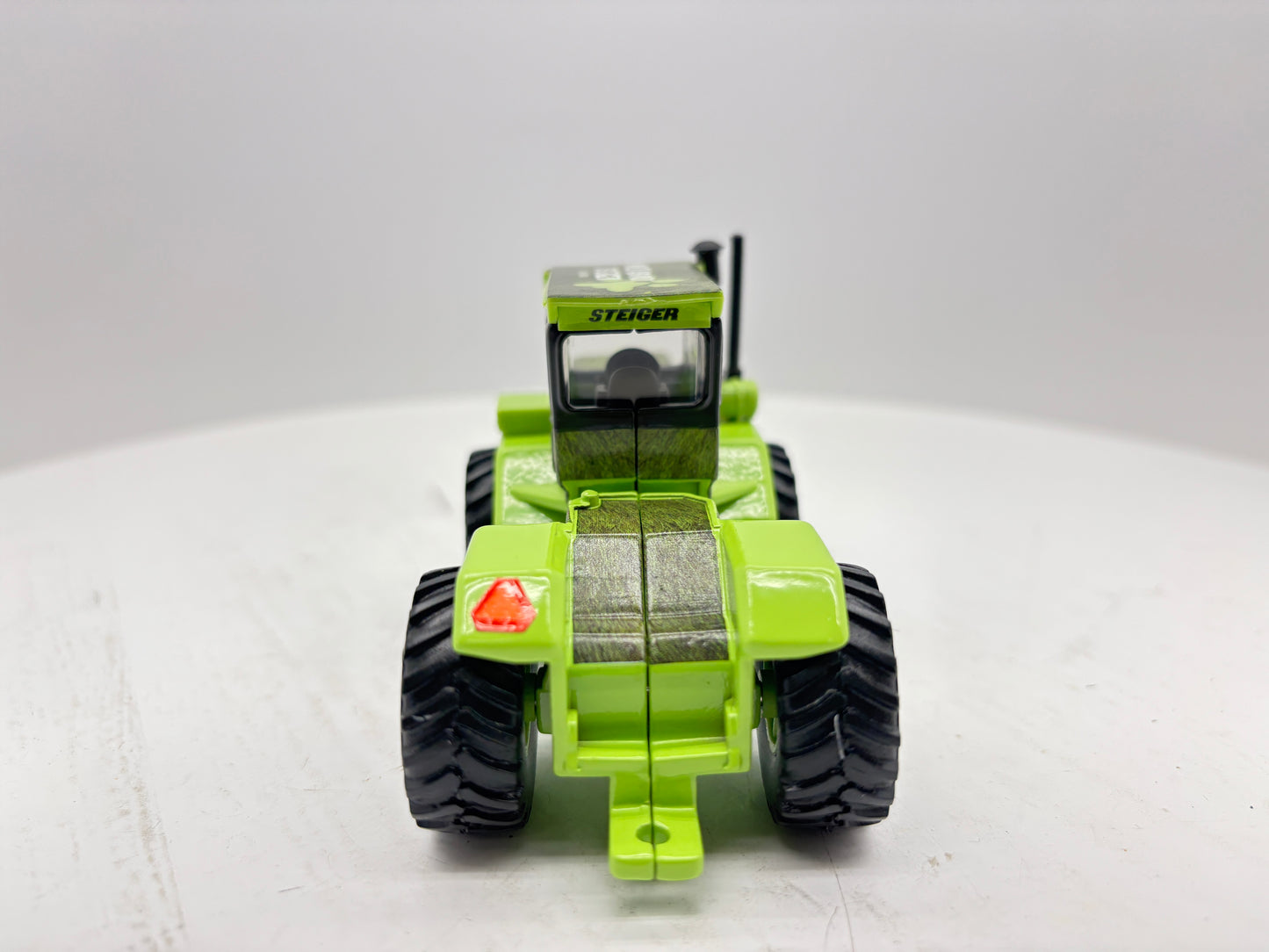 1/64 Steiger Cougar