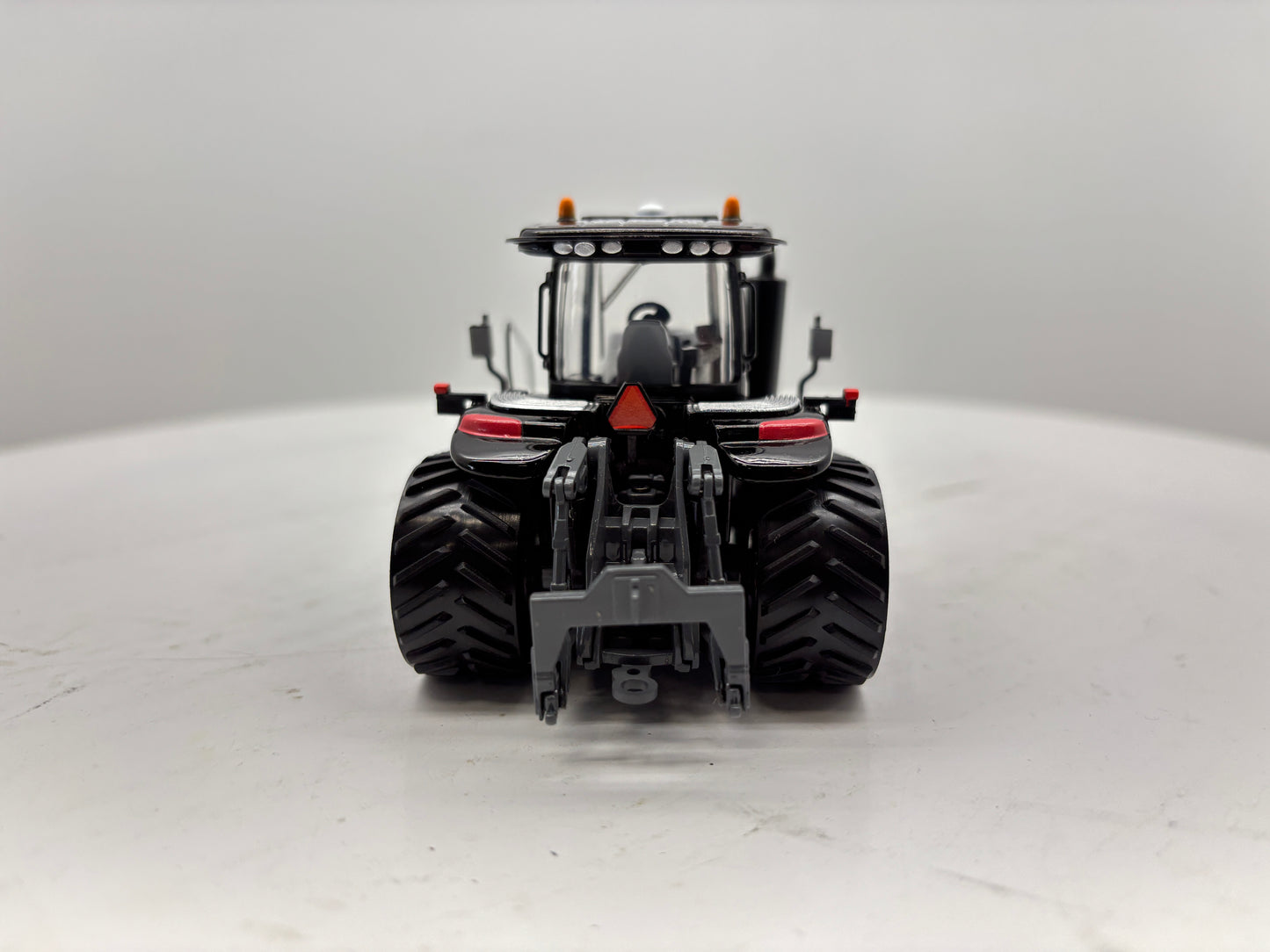 1/64 Challenger MT875E Black