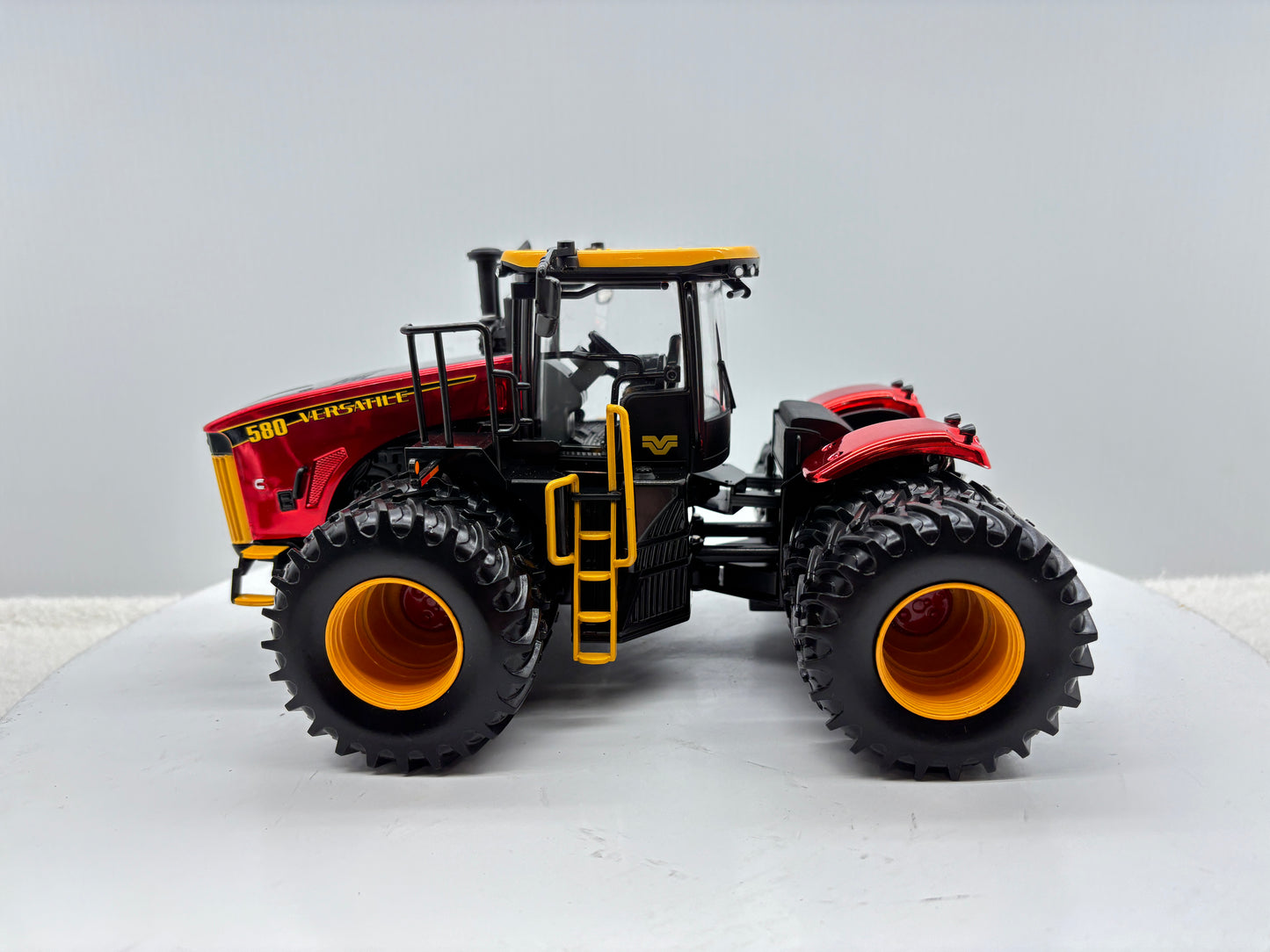 1/32 Versatile 580 Red Chrome Custom