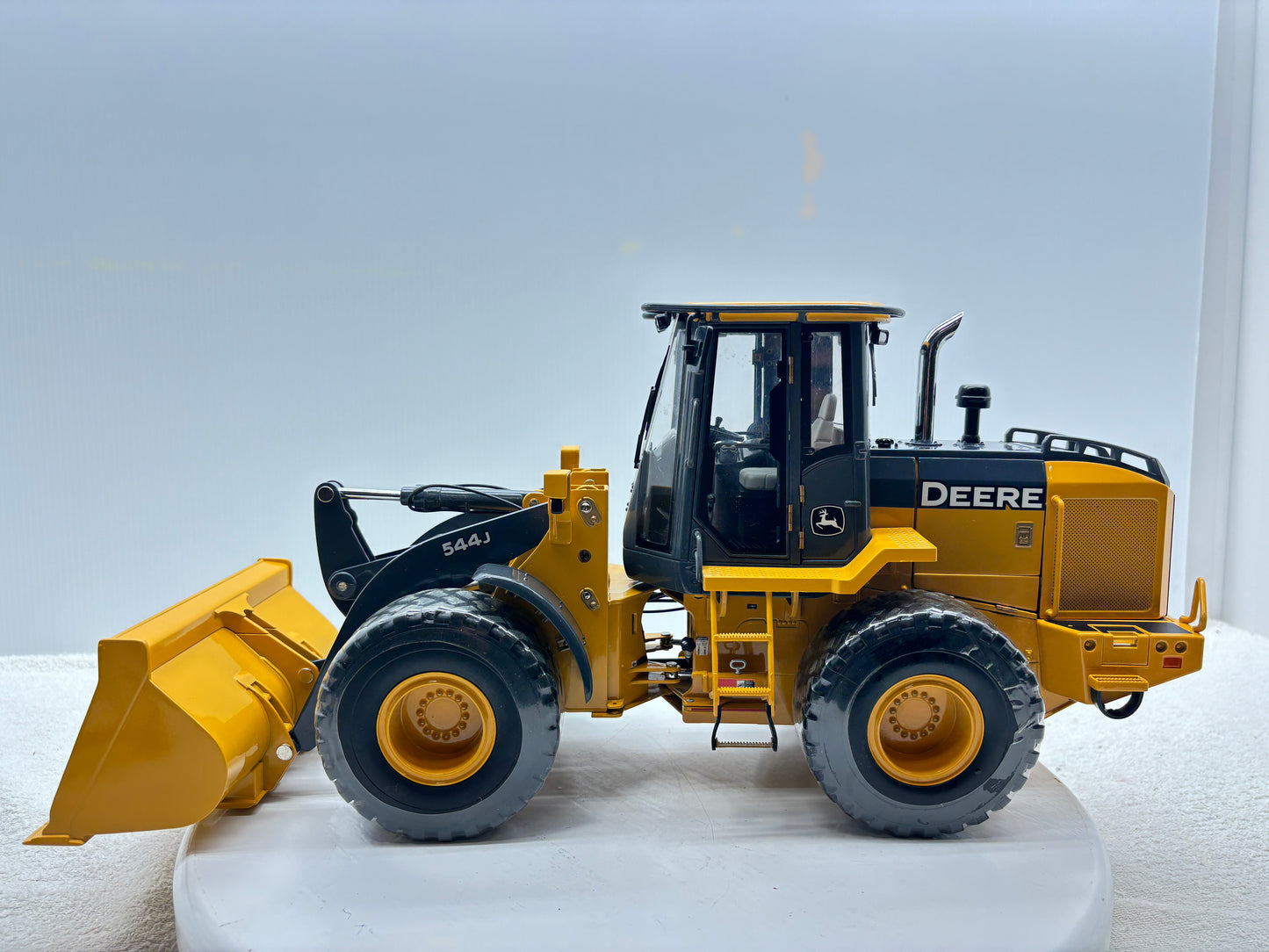 1/16 John Deere 544J