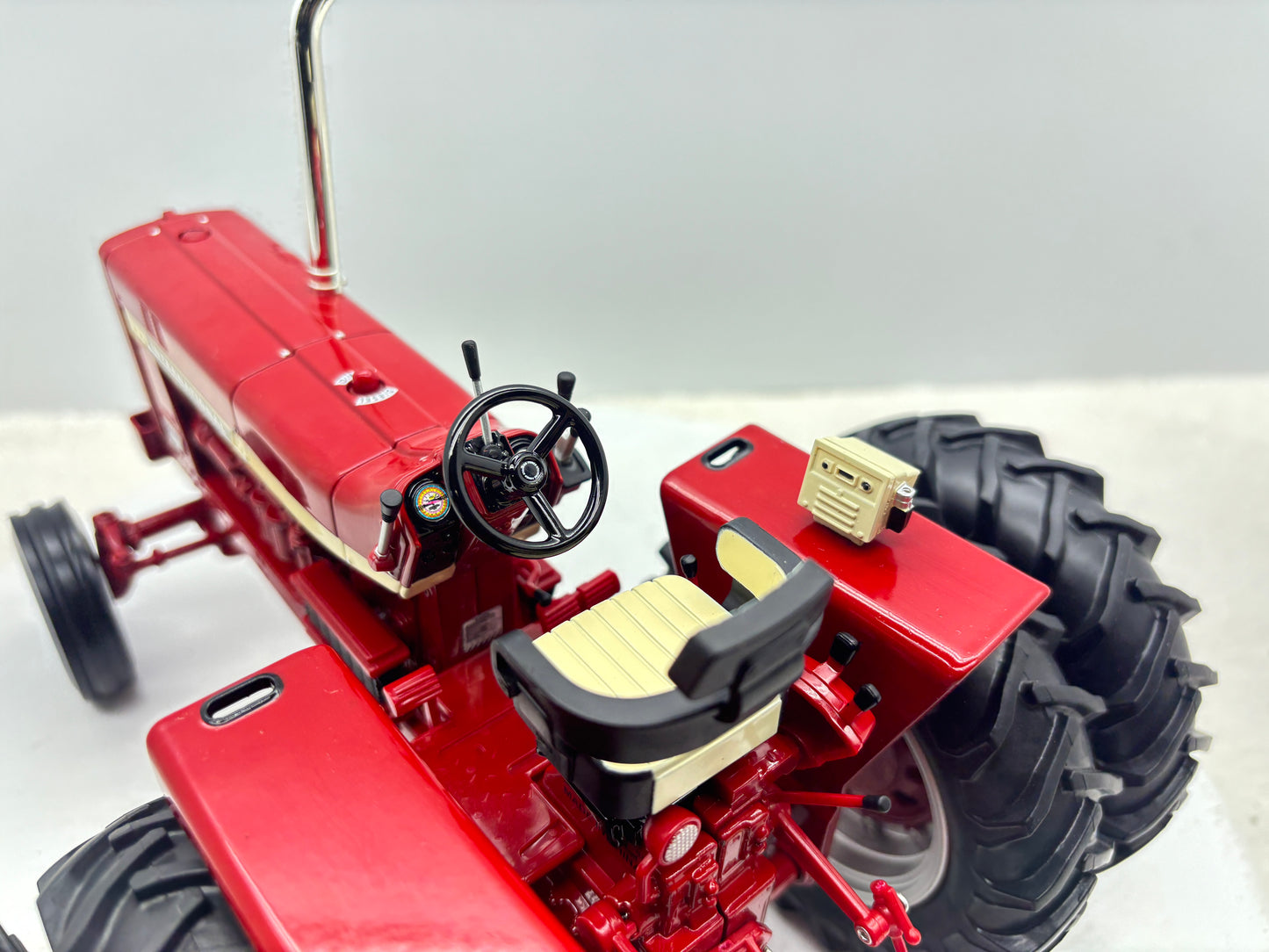 1/16 International 856 Power Series