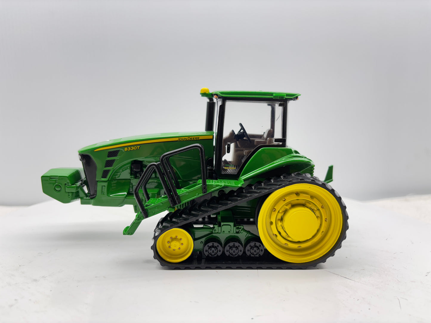 1/32 John Deere 8330T