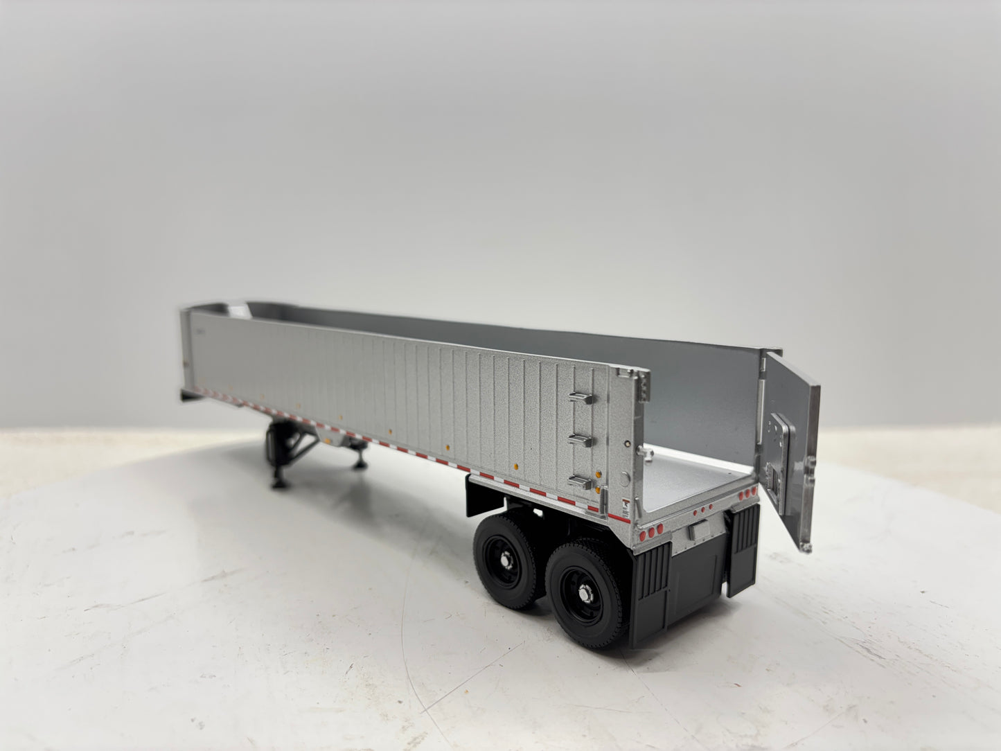 1/50 Mack Granite MP (Silver-Black)