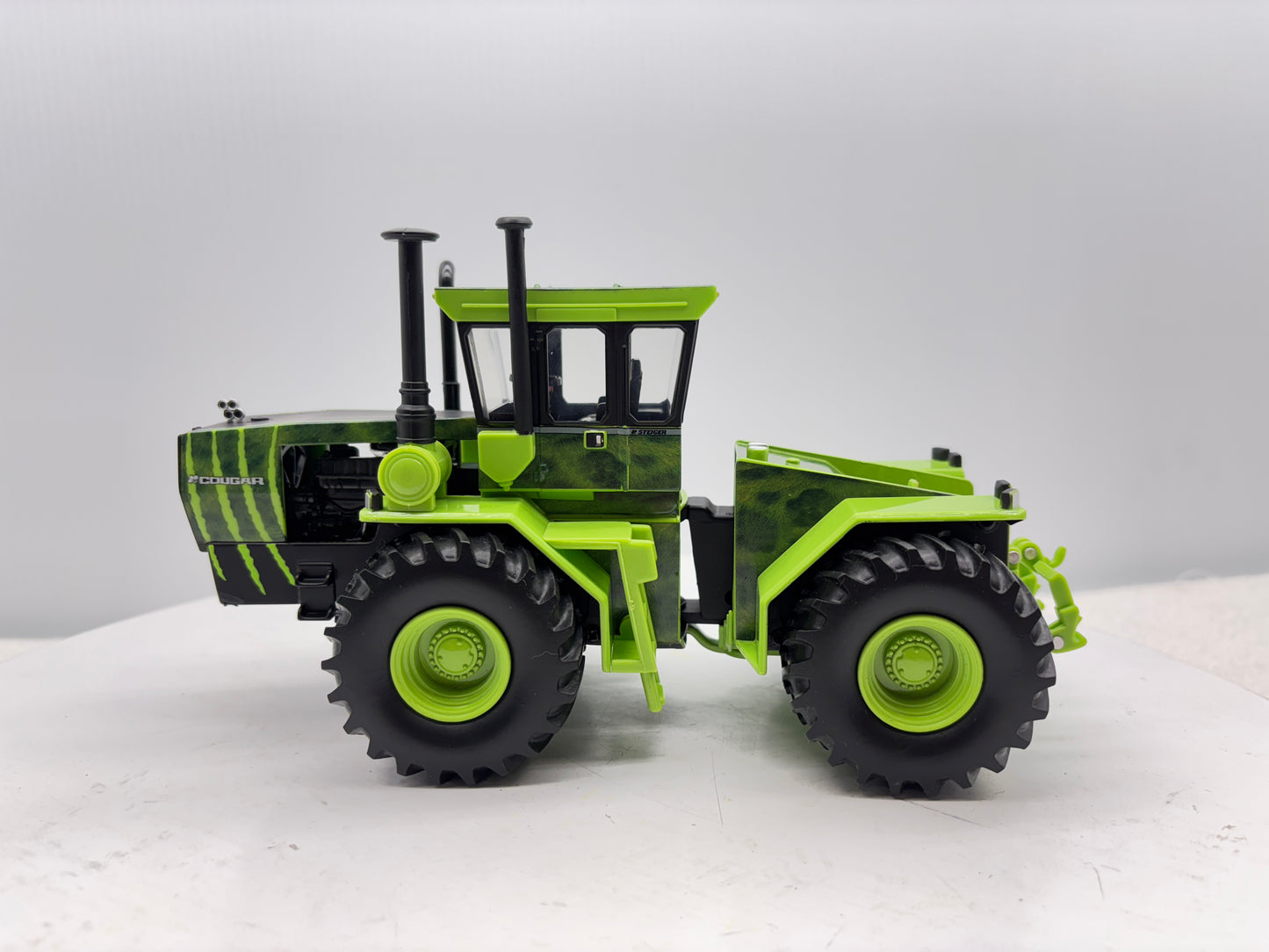 1/32 Steiger Cougar ''Wild About Steiger''