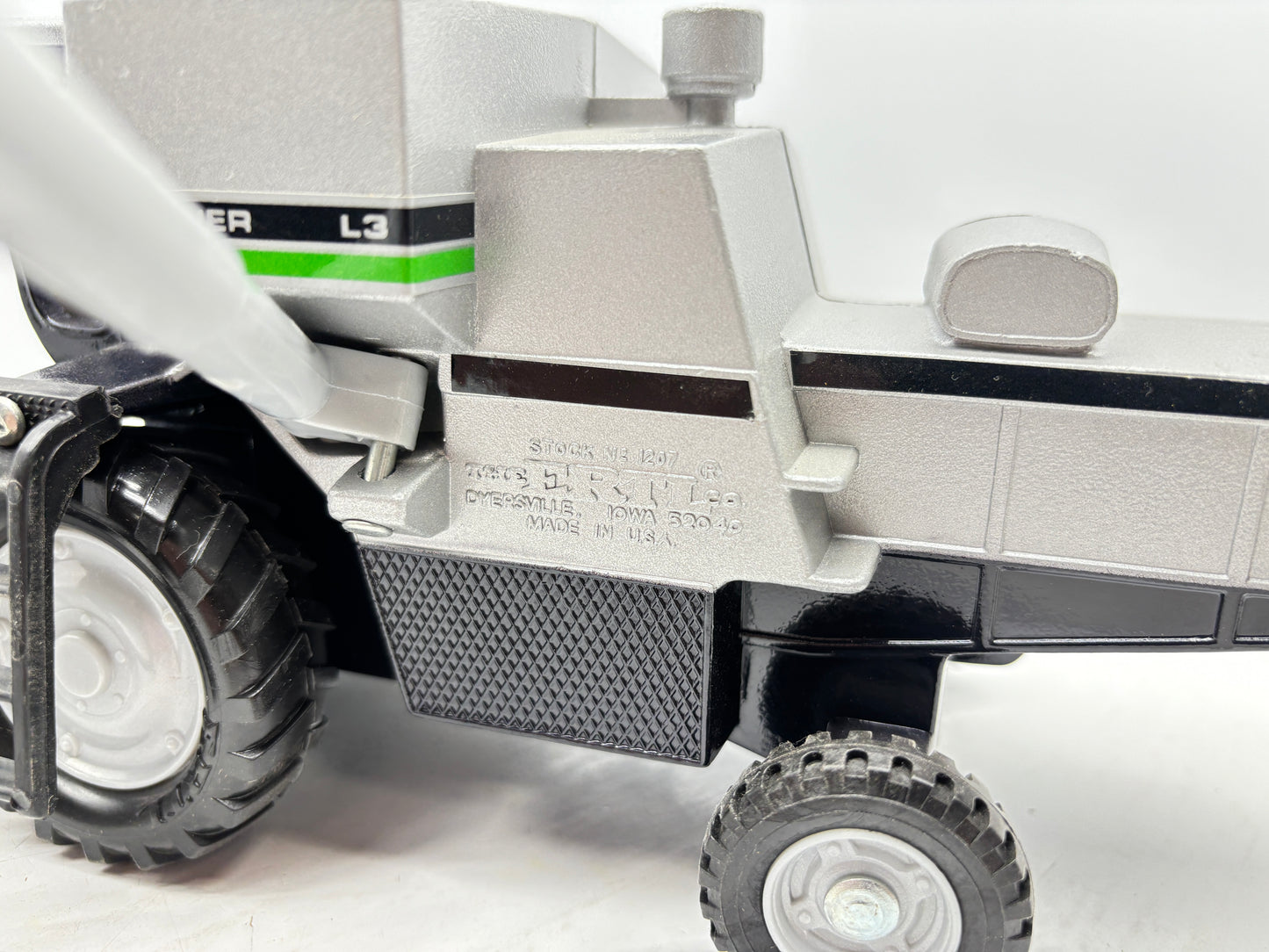 1/32 Duetz-Allis Gleaner L3 Green Stripe