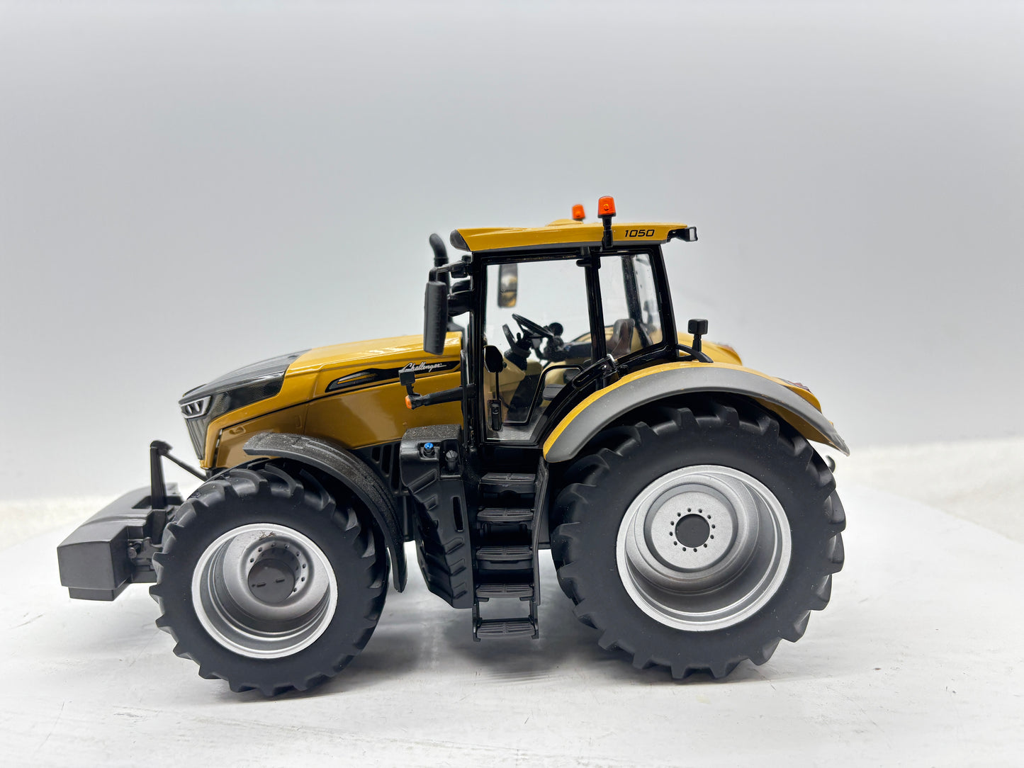 1/32 Challenger 1050