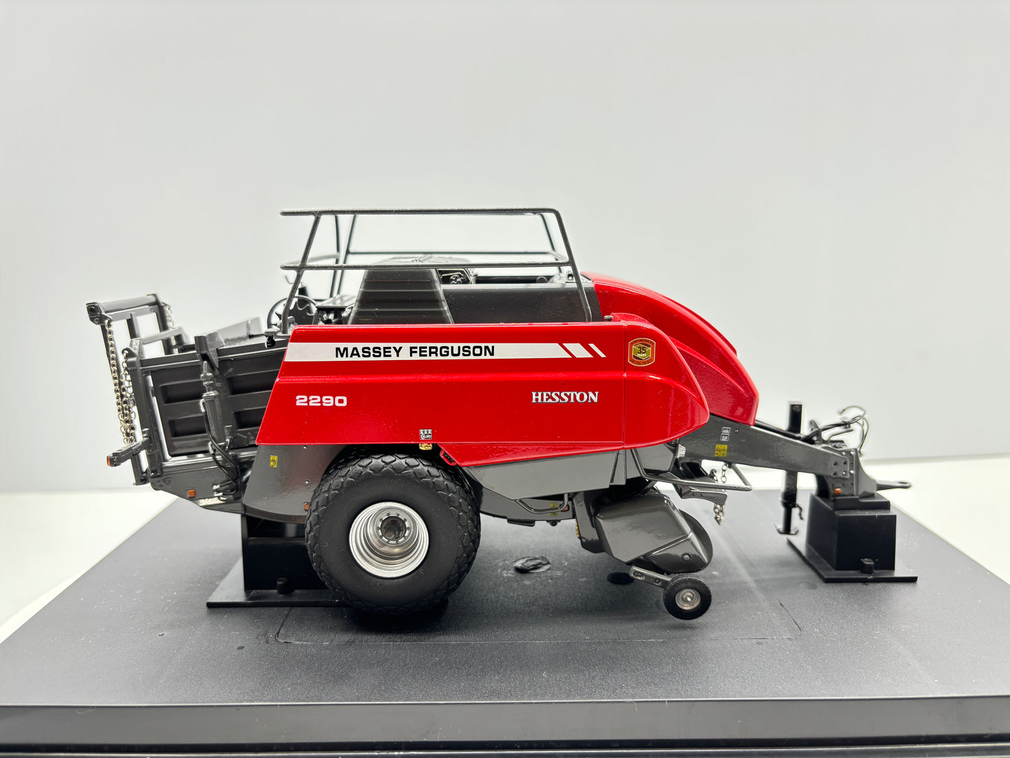 1/32 Massey Ferguson 2290
