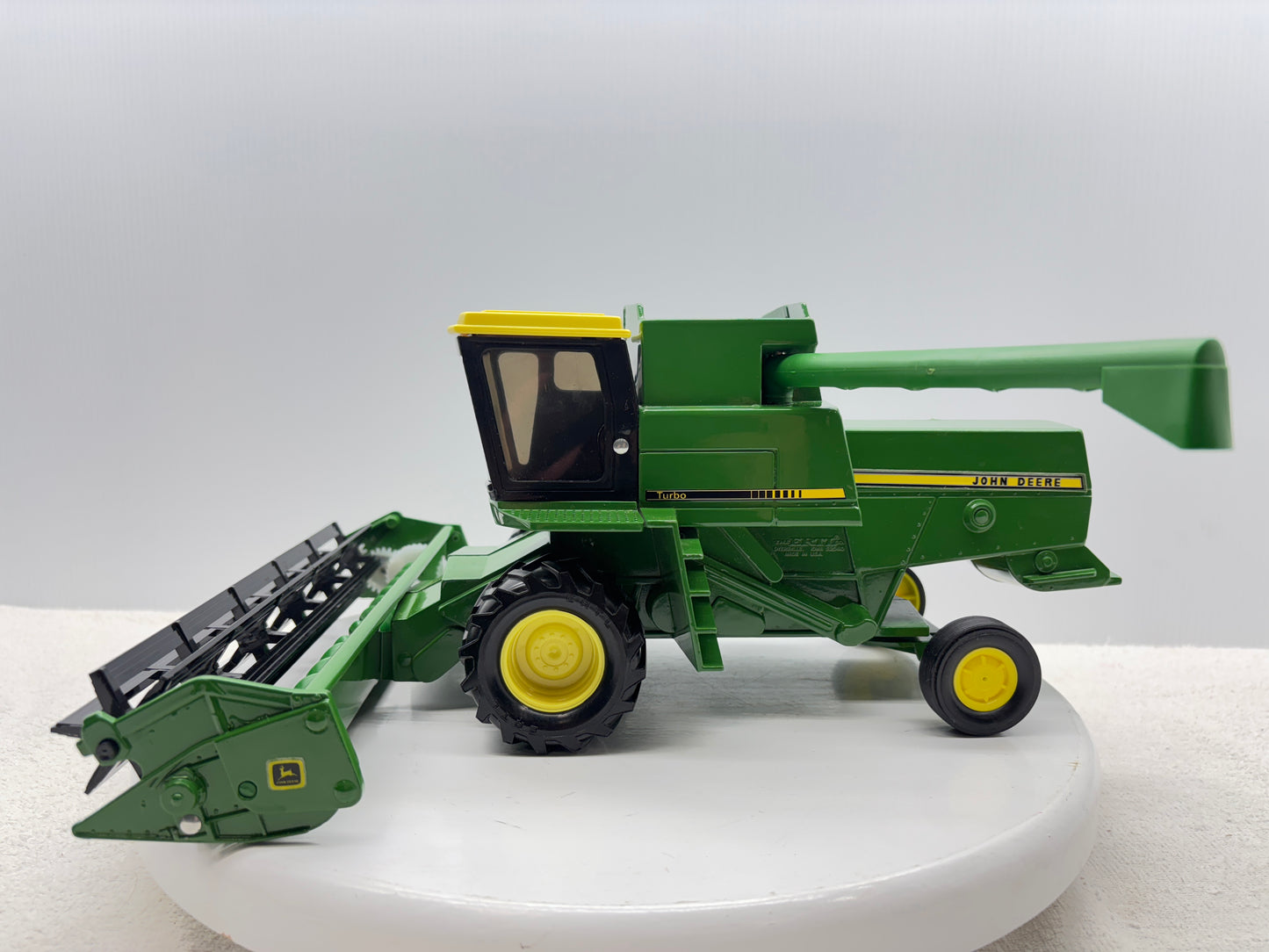1/28 John Deere Titan