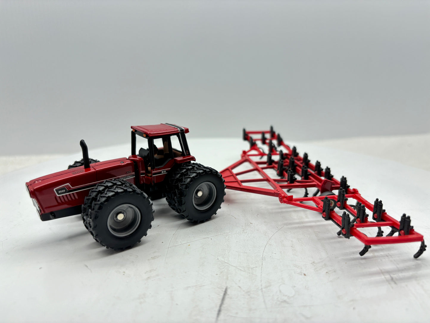 1/64 International 6588