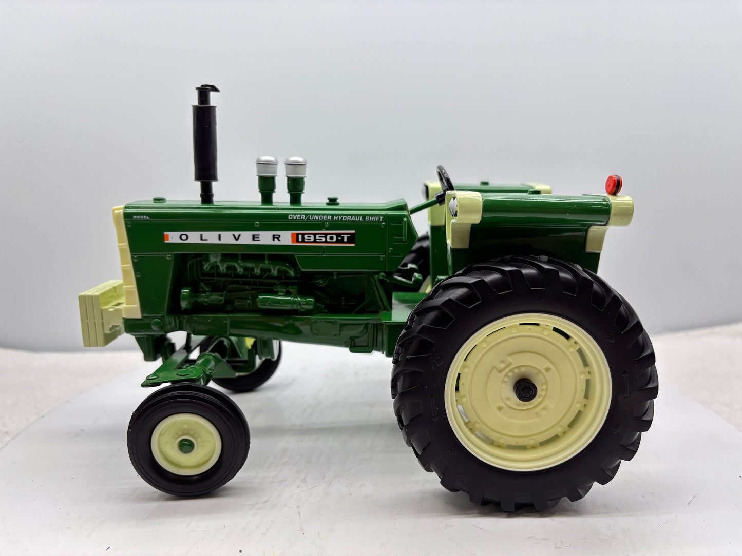1/16 Oliver 1950-T
