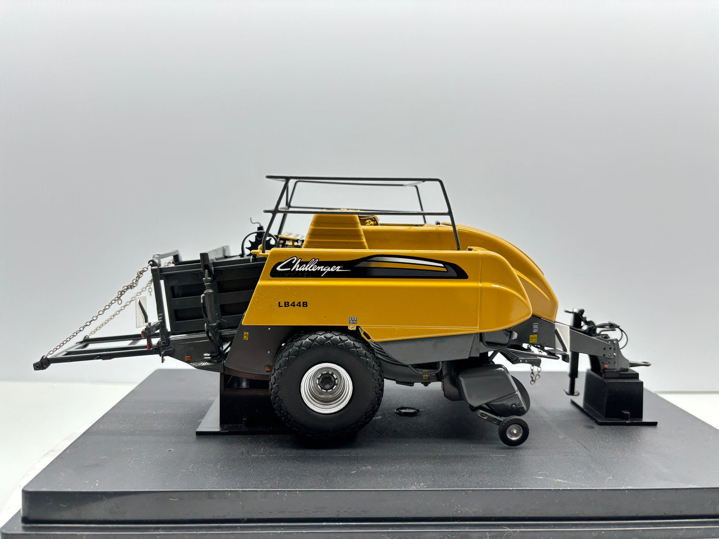 1/32 Challenger LB448