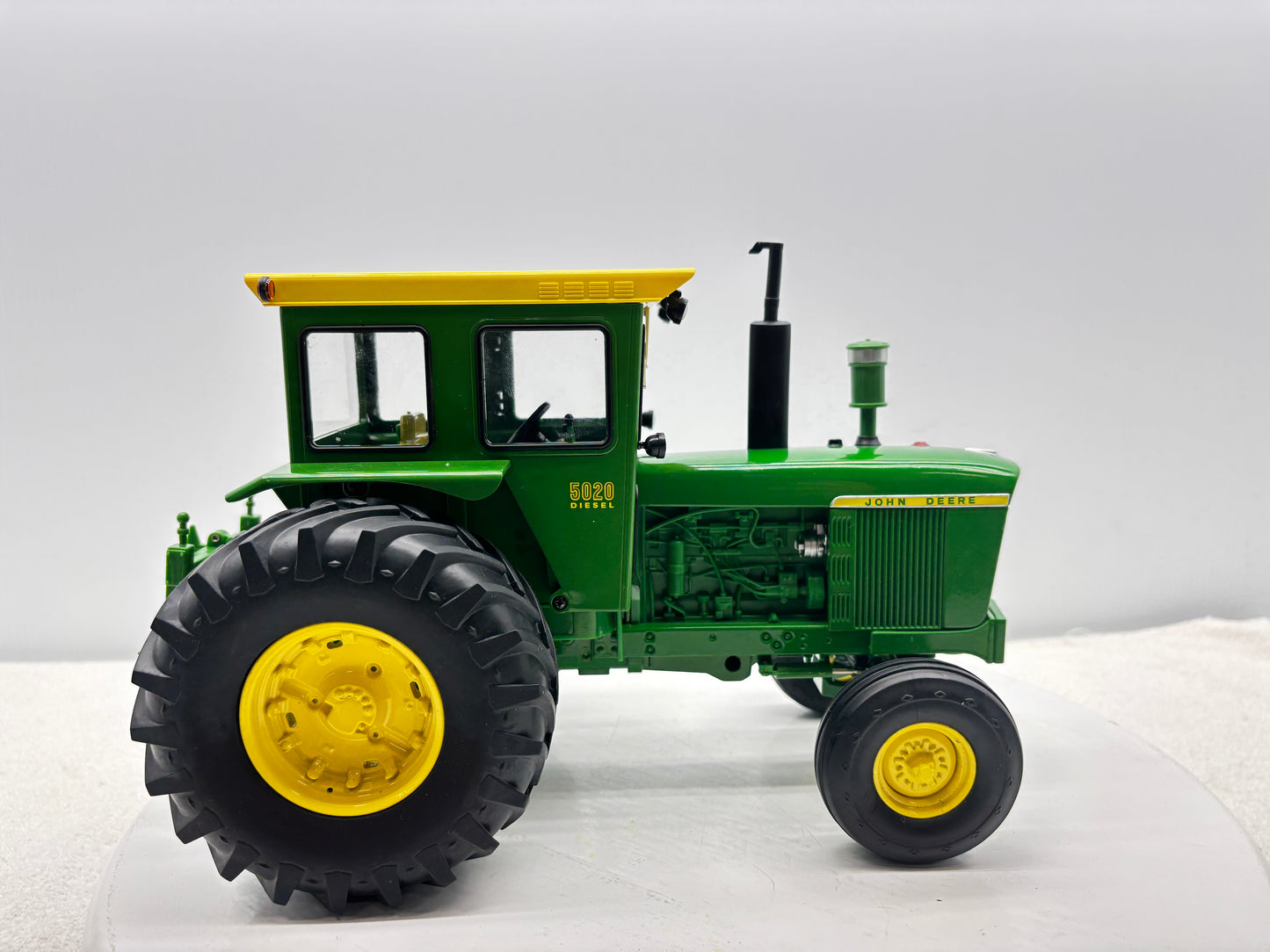 1/16 John Deere 5020 Two Cylinder Club