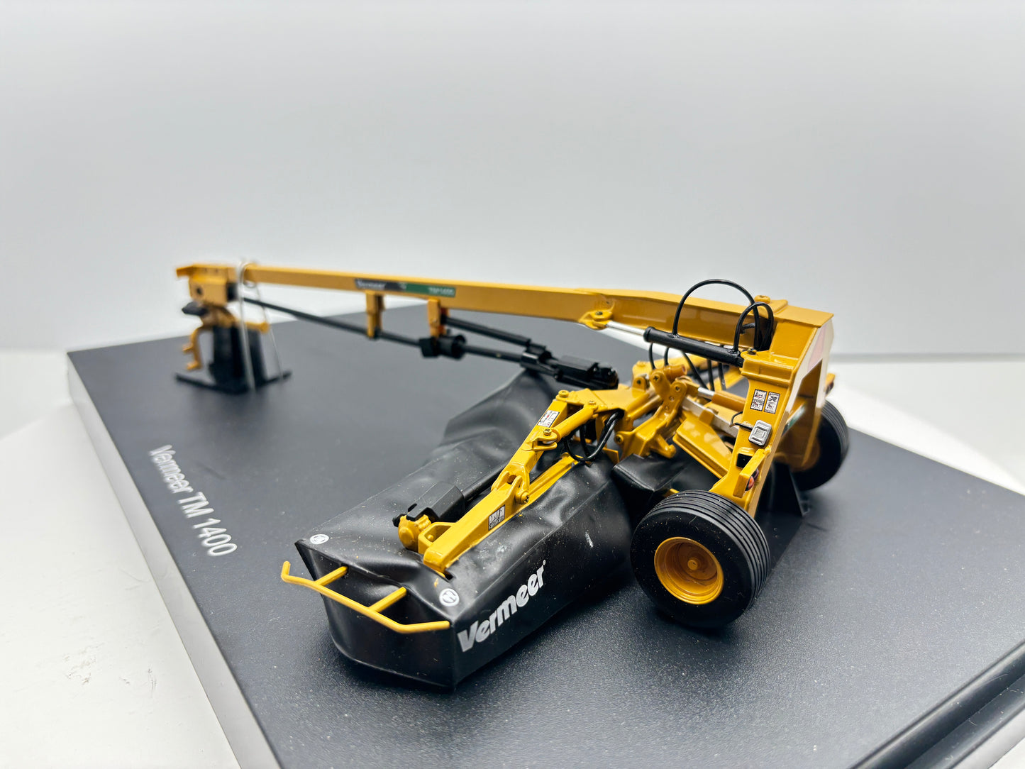 1/32 Vermeer TM 1400