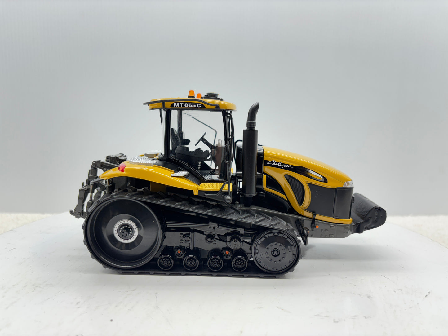 1/32 Challenger MT865C