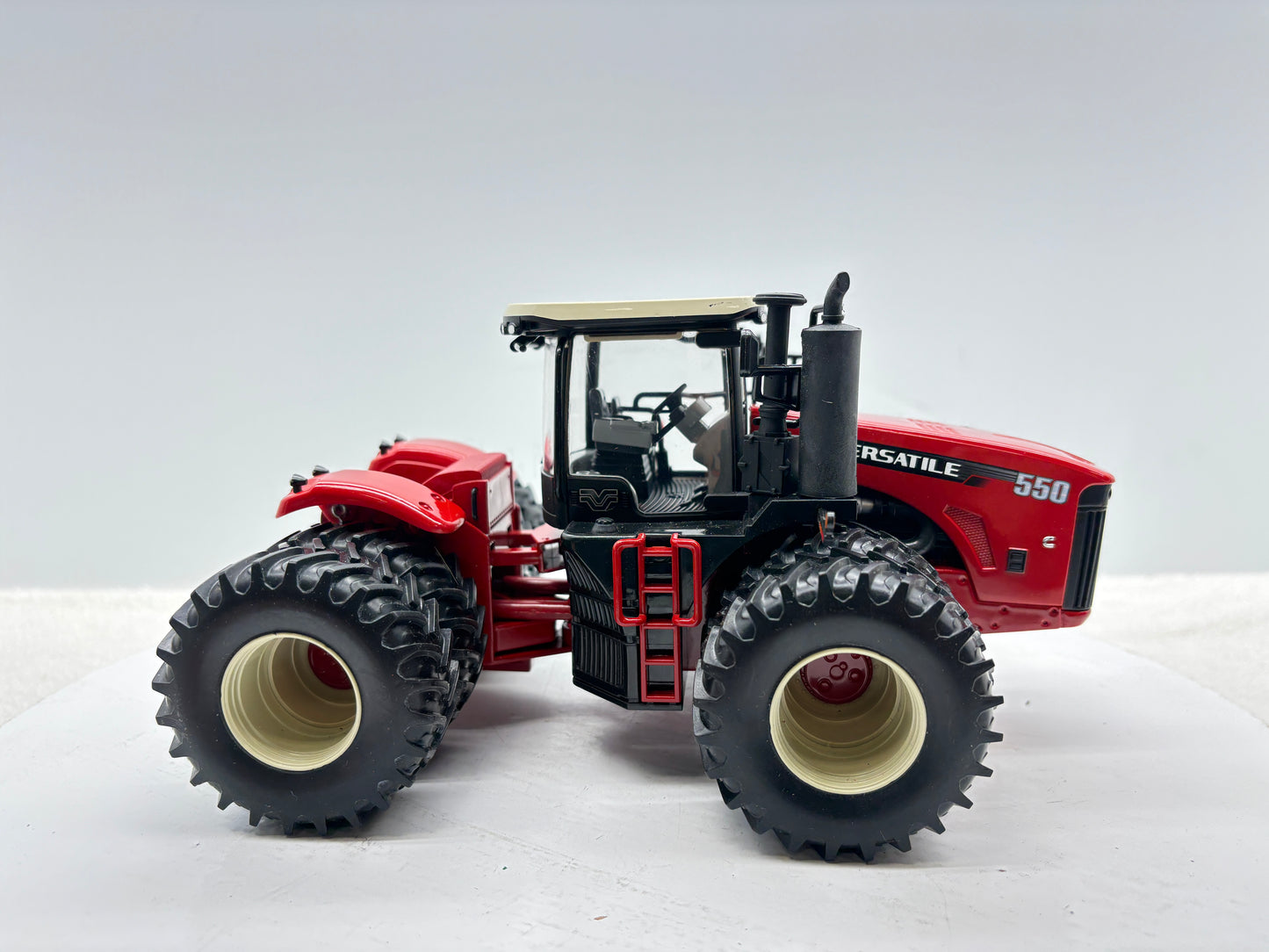 1/32 Versatile 550 Intro