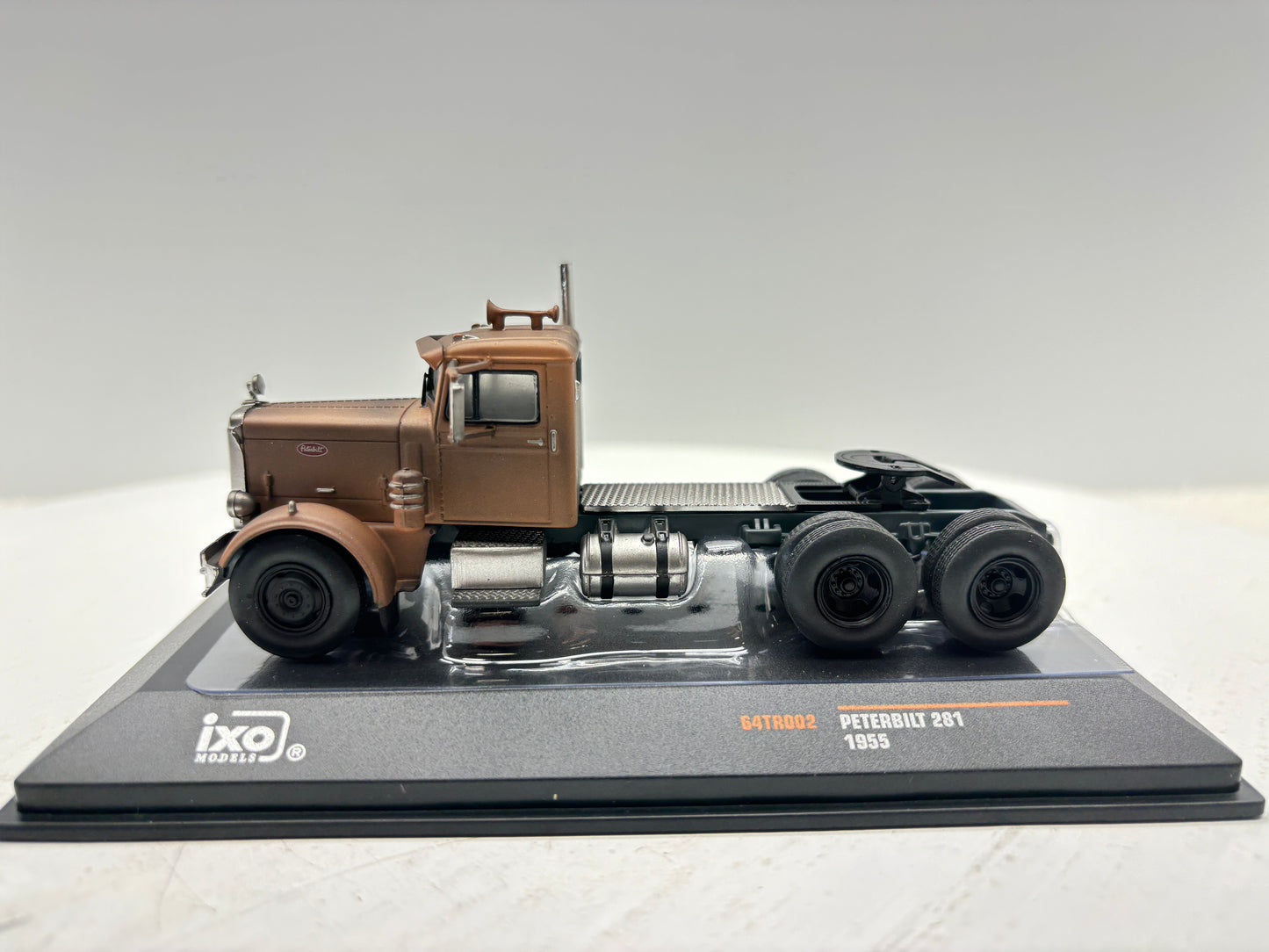 1/64 Peterbilt 281 (1955)