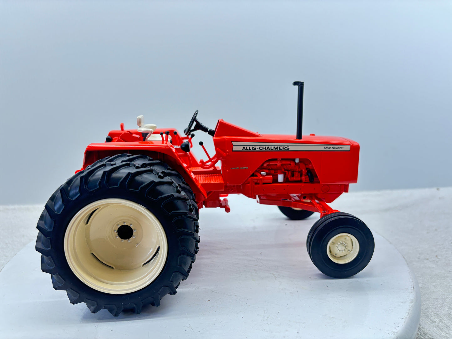 1/16 Allis-Chalmers One-Ninety