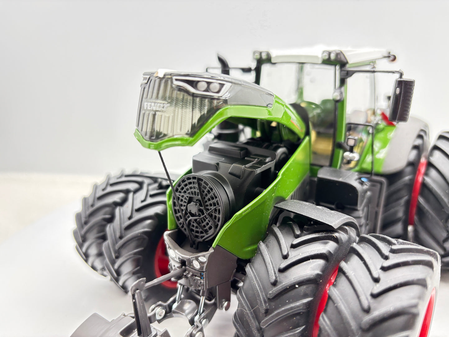 1/32 Fendt 1050 Vario Duals