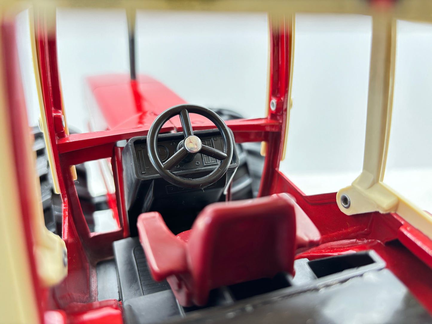 1/16 International 3588