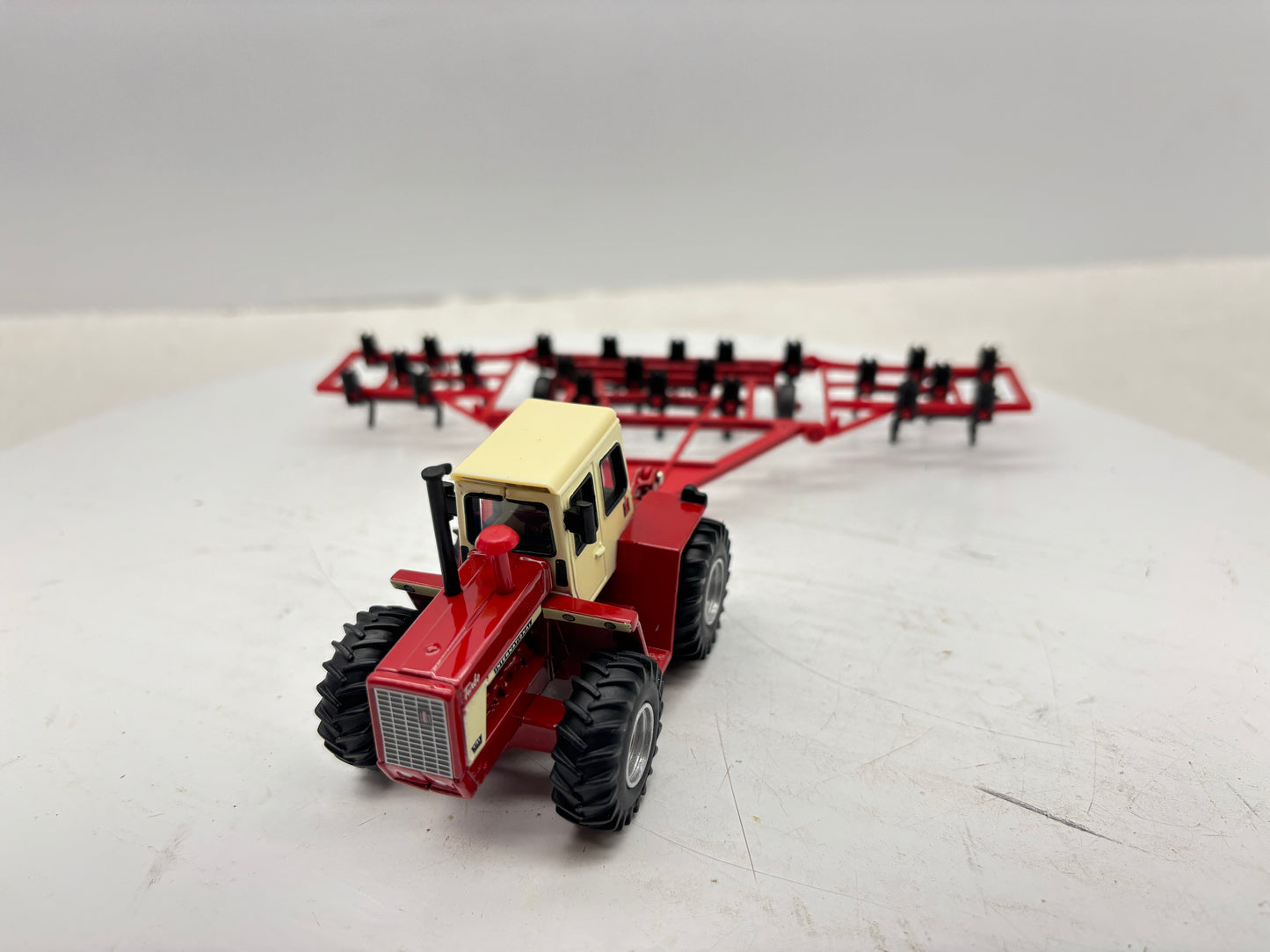 1/64 International 4166