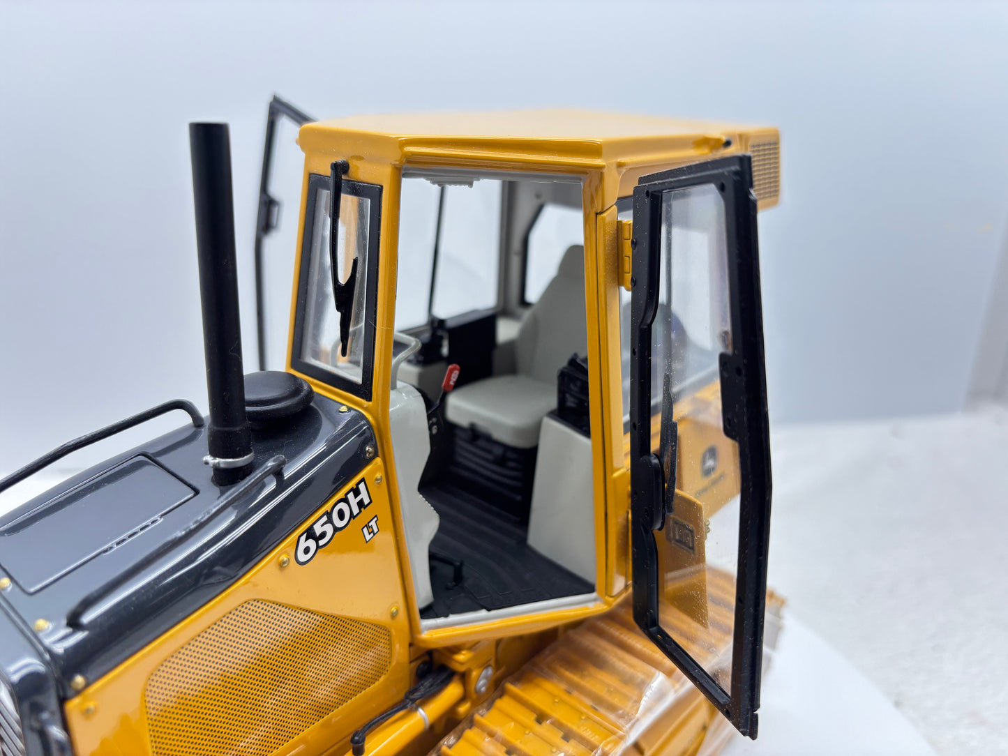 1/16 John Deere 650H Precision