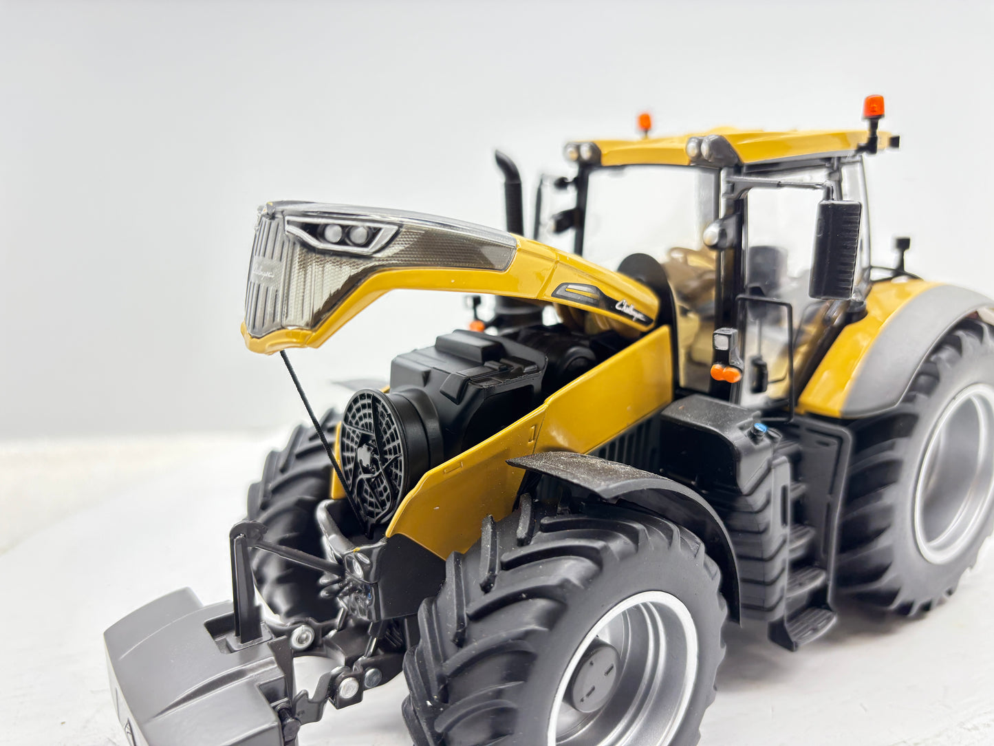 1/32 Challenger 1050