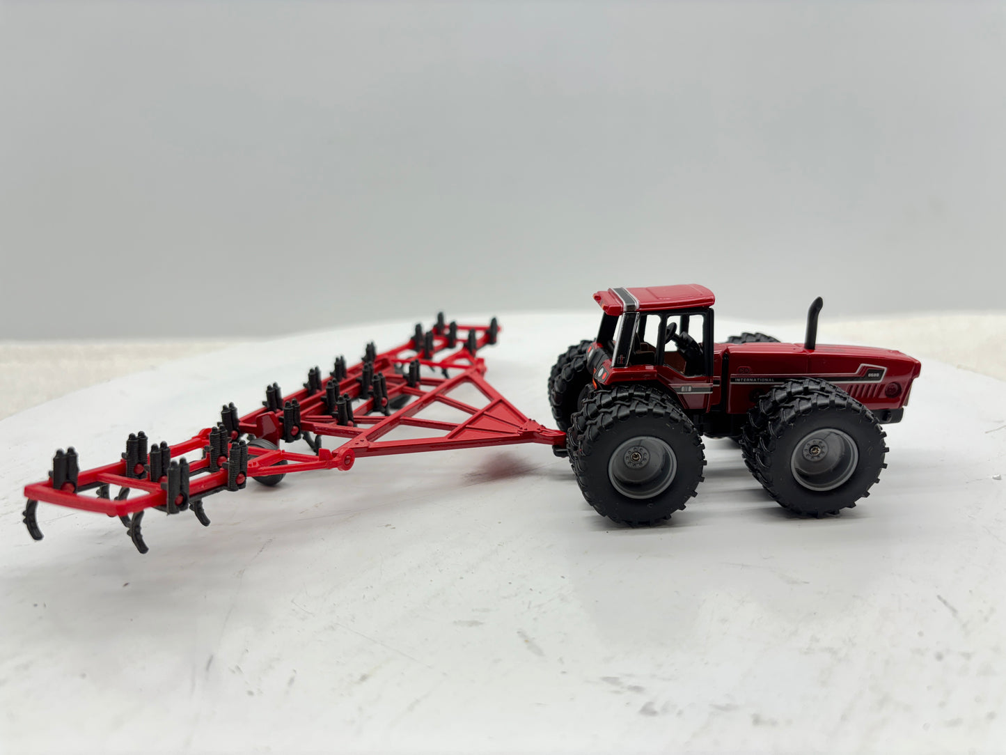 1/64 International 6588