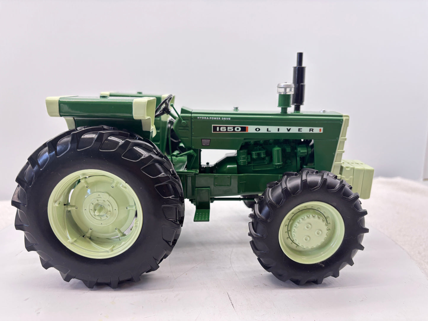 1/16 Oliver 1650 FWA