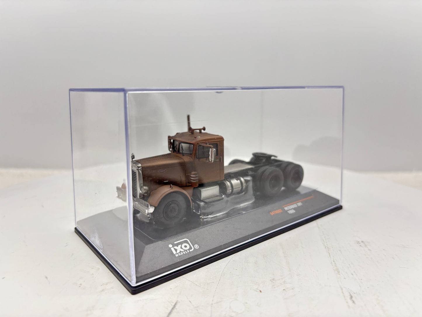1/64 Peterbilt 281 (1955)