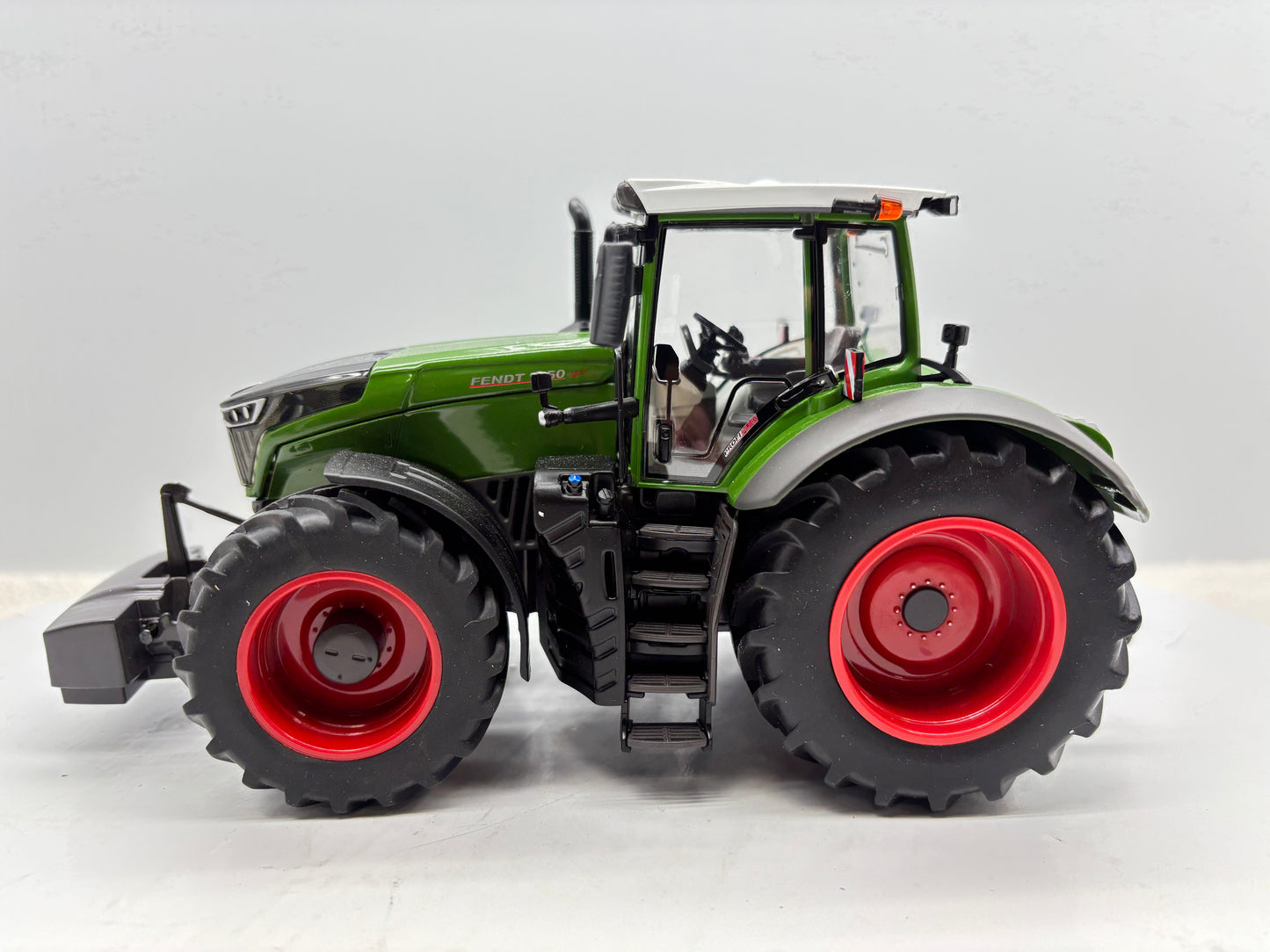 1/32 Fendt 1050 Vario