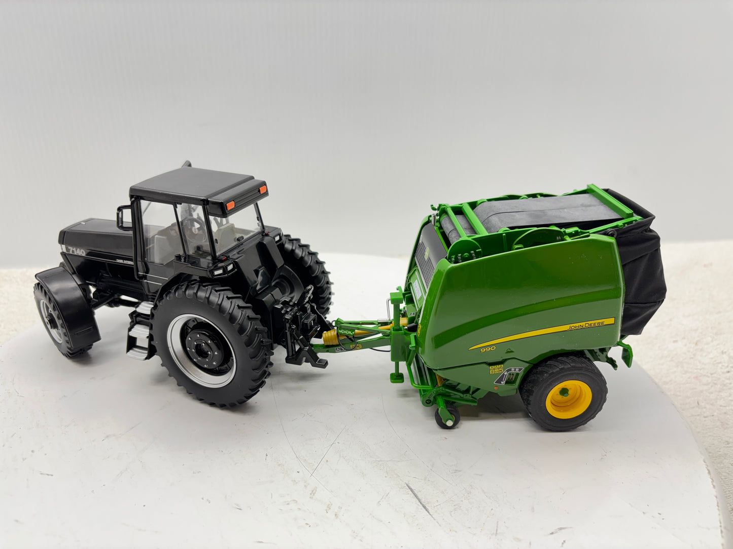 1/32 Case IH Magnum 7140 Black