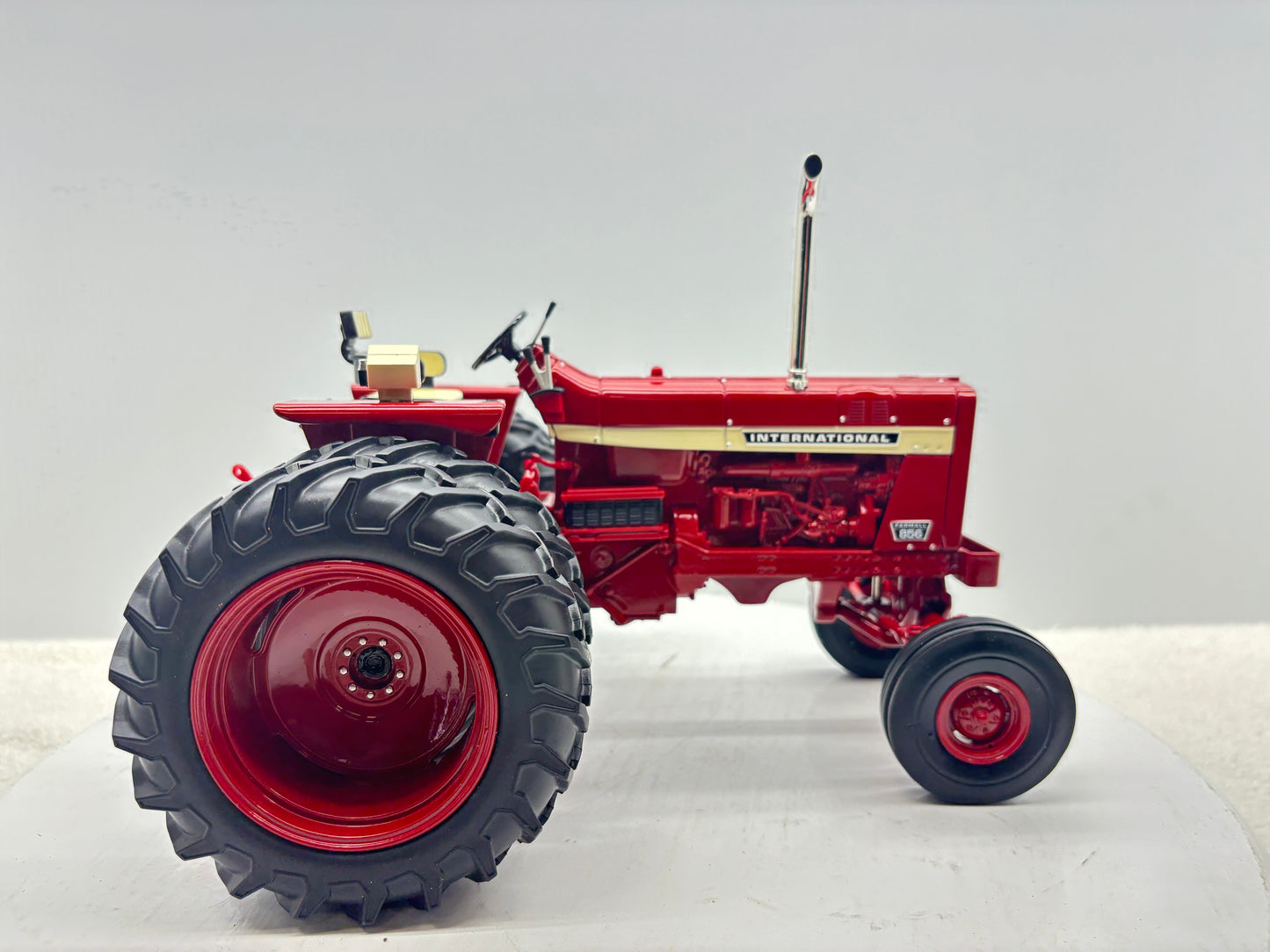 1/16 International 856 Power Series