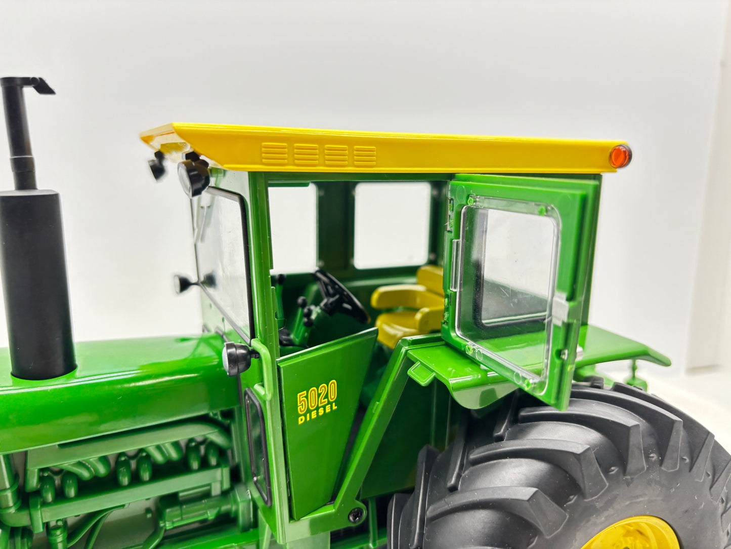 1/16 John Deere 5020 Two Cylinder Club