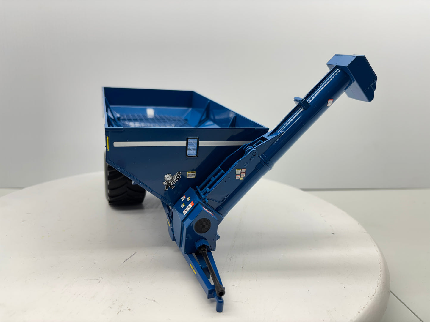 1/32 Kinze 1050 Vintage Grain Cart