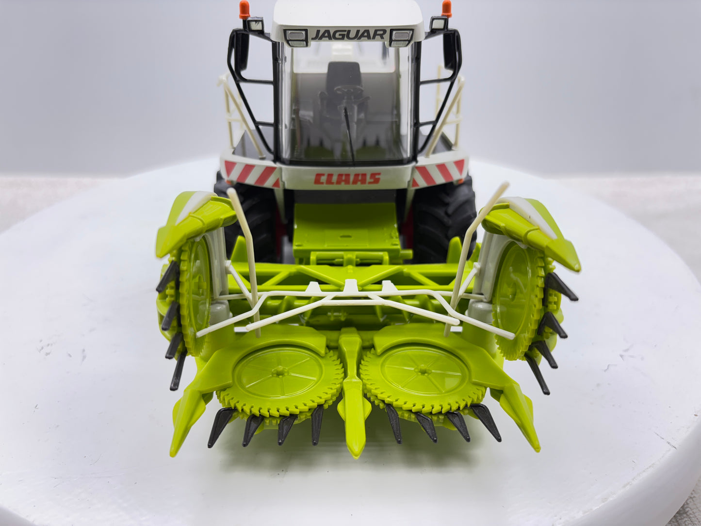 1/32 Claas Jaguar 900