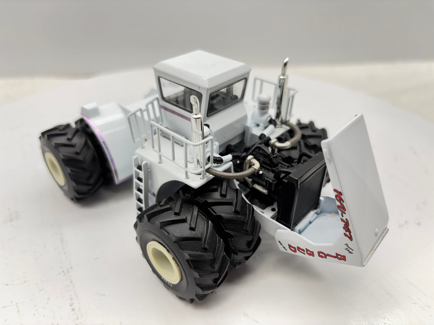 1/64 Big Bud 16V-747 900HP