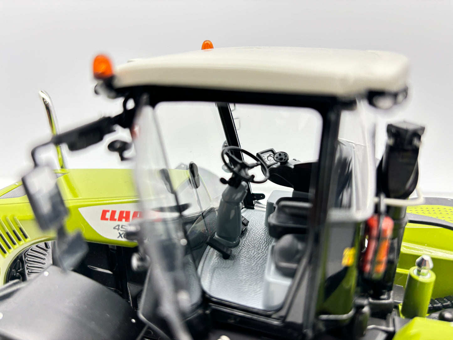 1/32 Claas 4500 Xerion