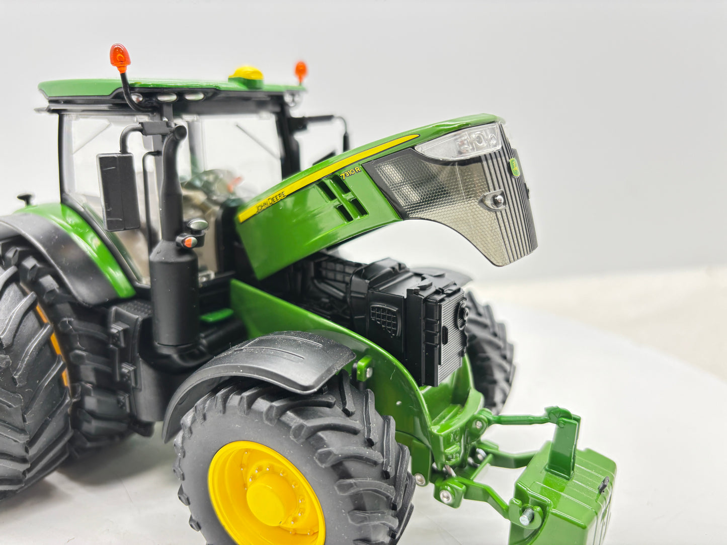 1/32 John Deere 7310R