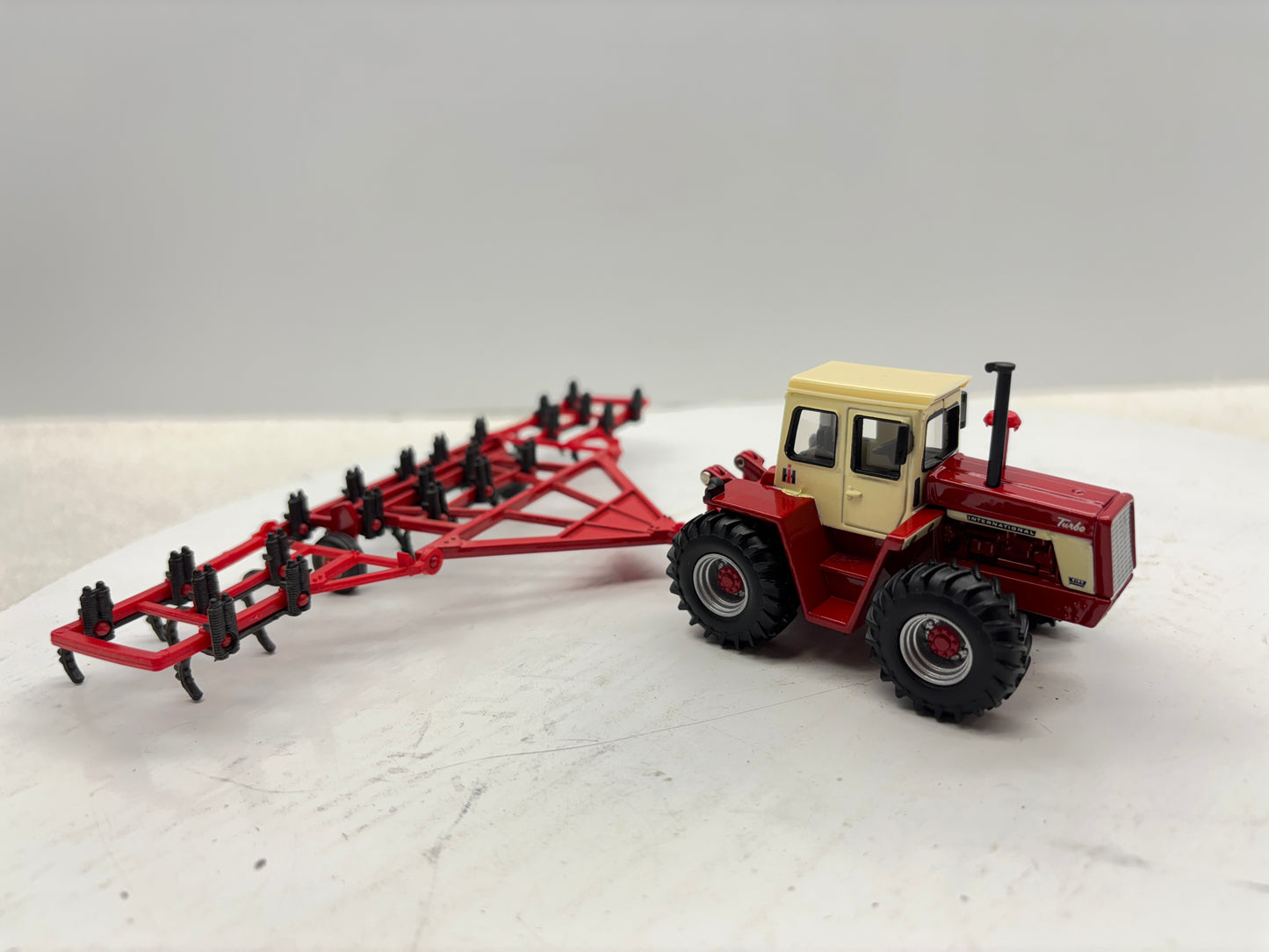 1/64 International 4166