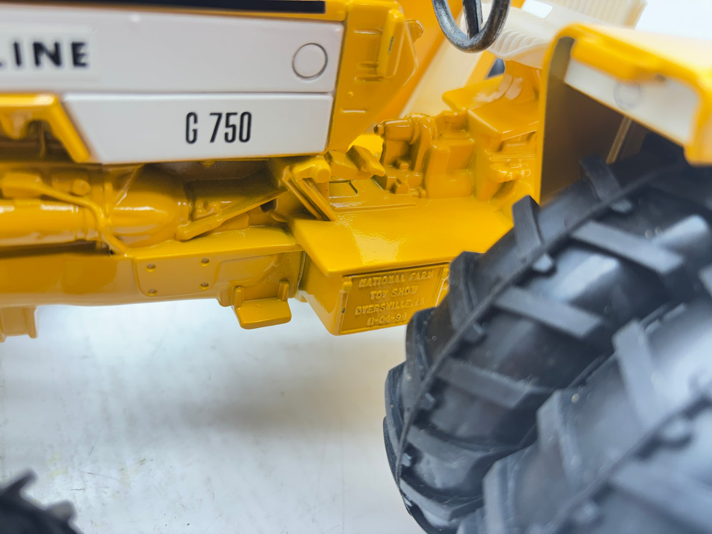1/16 Minneapolis-Moline G-750 Toy Farmer Duals