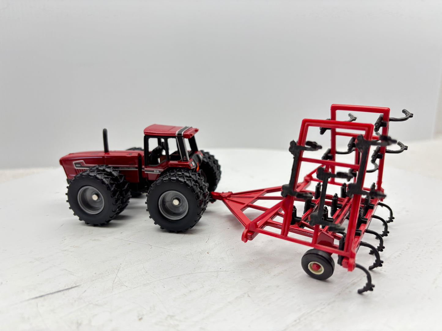 1/64 International 6588