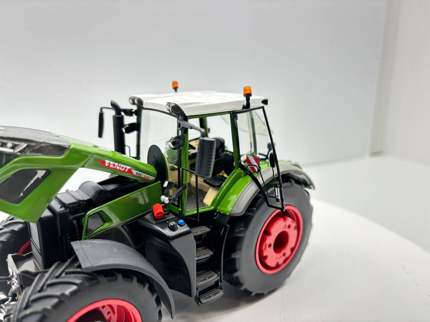 1/32 Fendt 942 Vario Singles