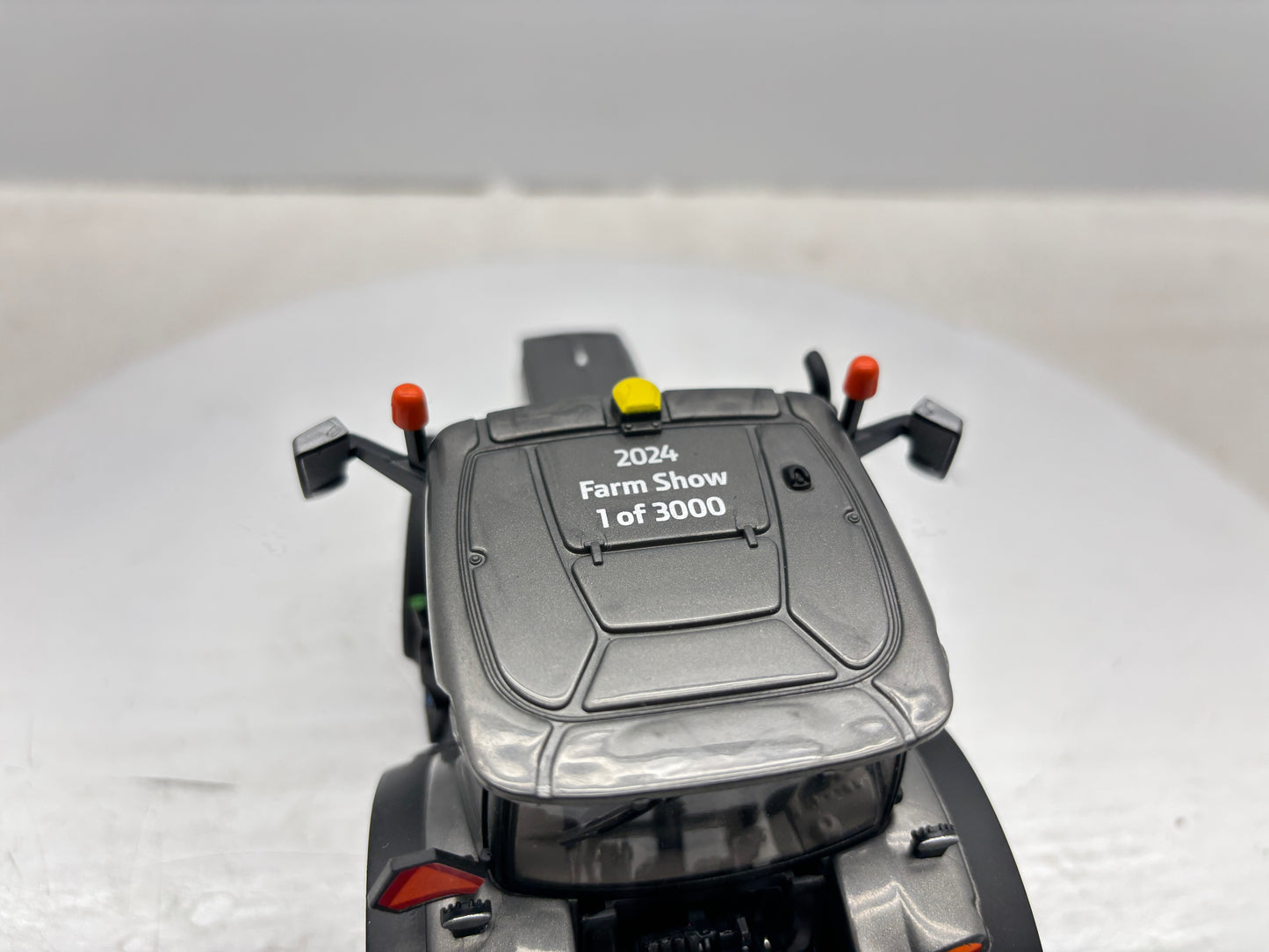 1/32 John Deere 6R 155 Charcoal