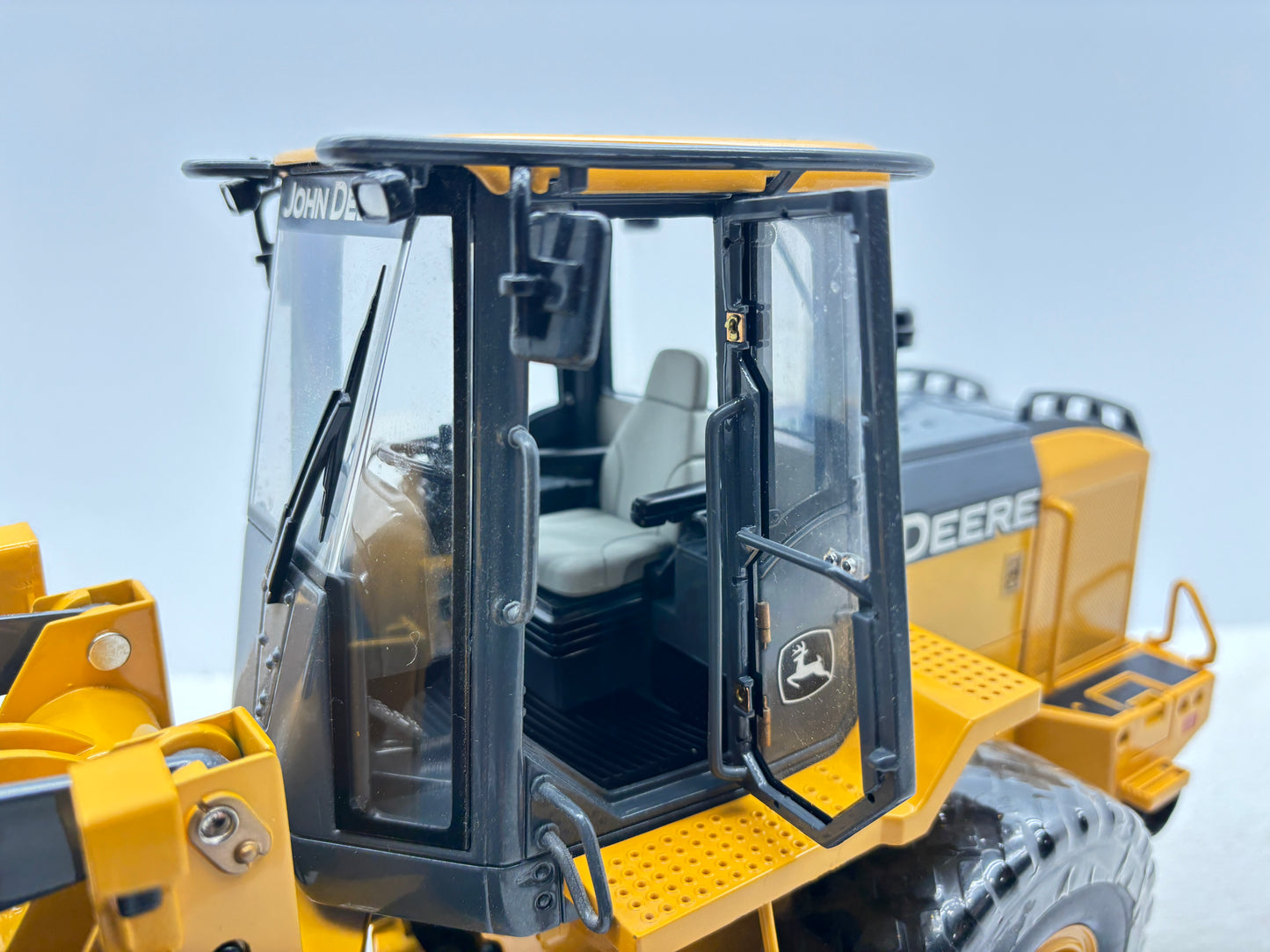 1/16 John Deere 544J