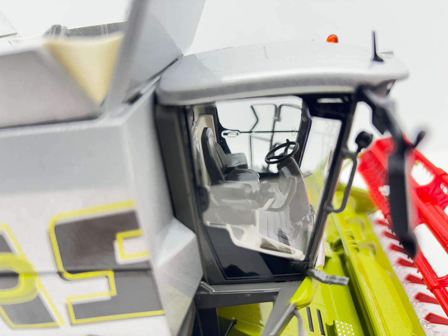 1/32 Claas 450