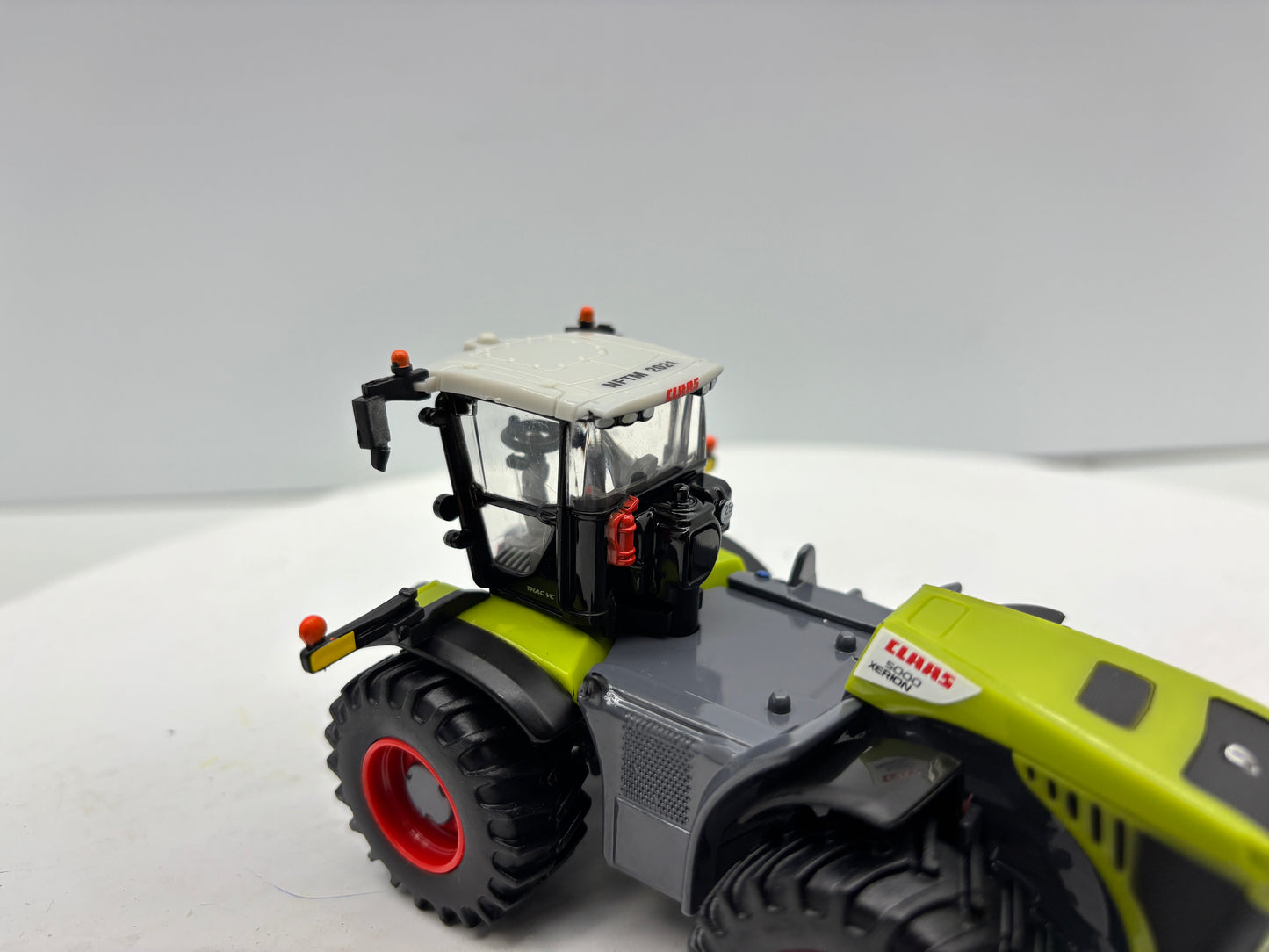 1/64 Claas 5000 Xerion NFTM