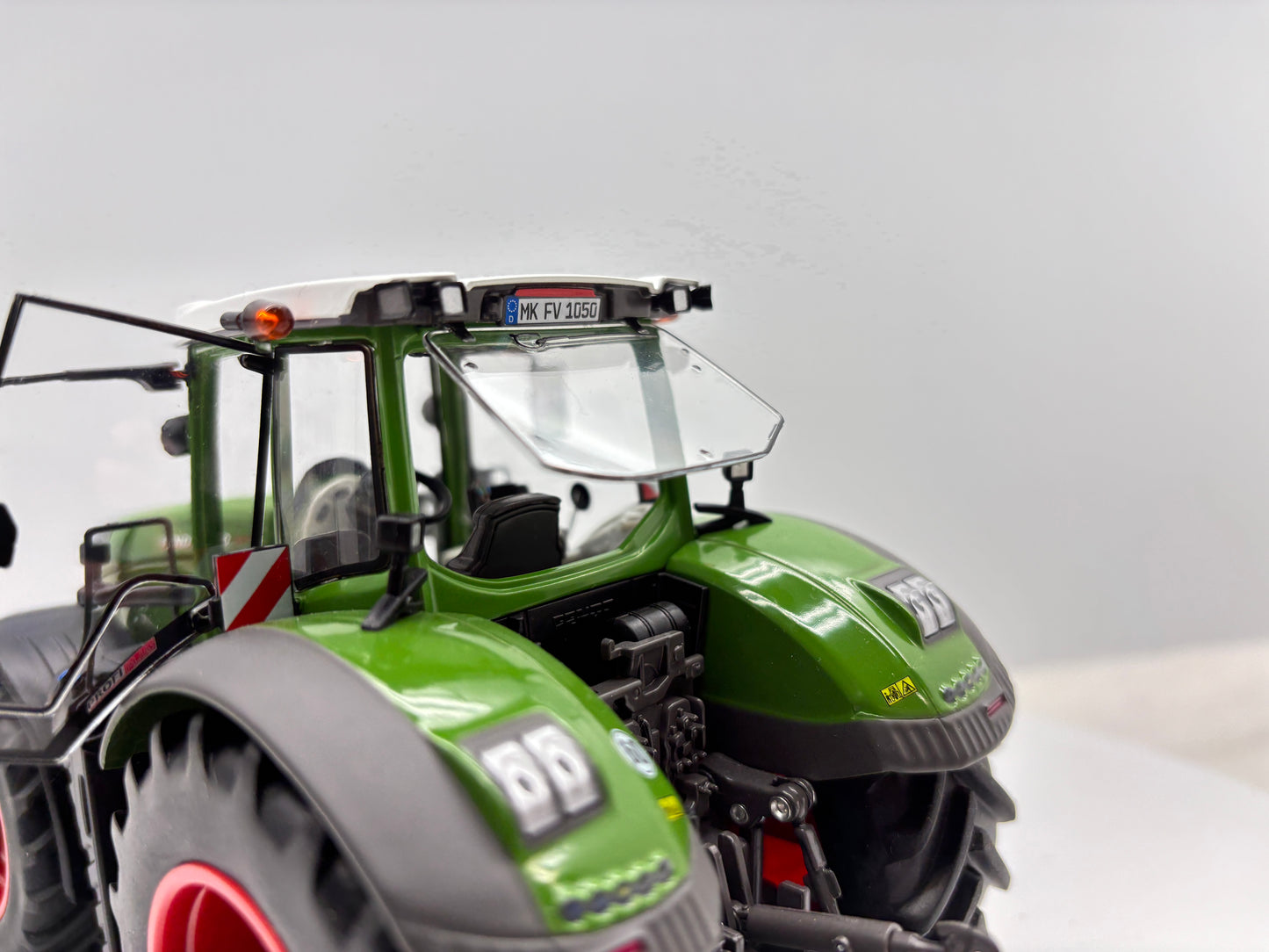 1/32 Fendt 1050 Vario