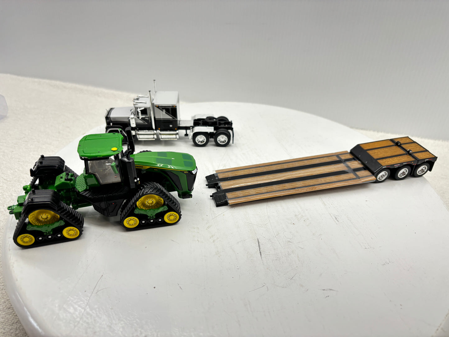 1/64 Mack Super-Liner 60'' Flat top