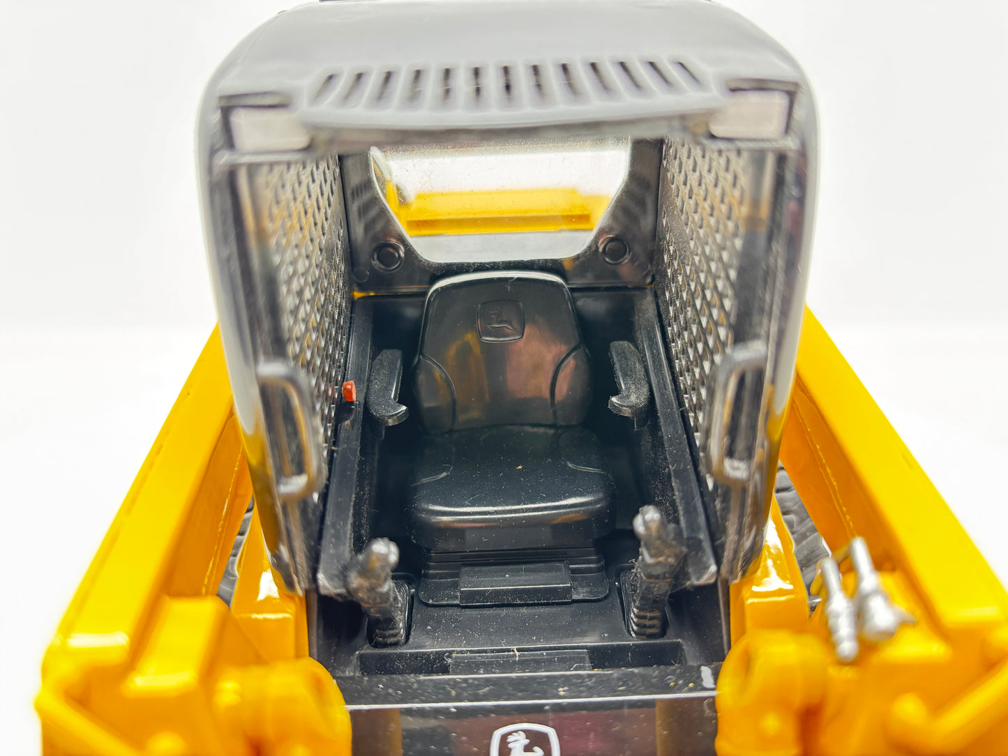 1/16 John Deere 320