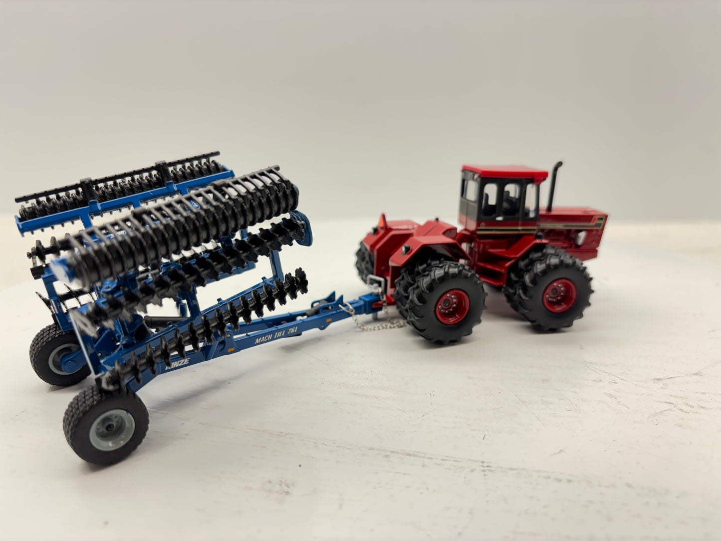 1/64 International 4586
